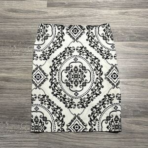 White House Black Market midi skirt in excellent condition